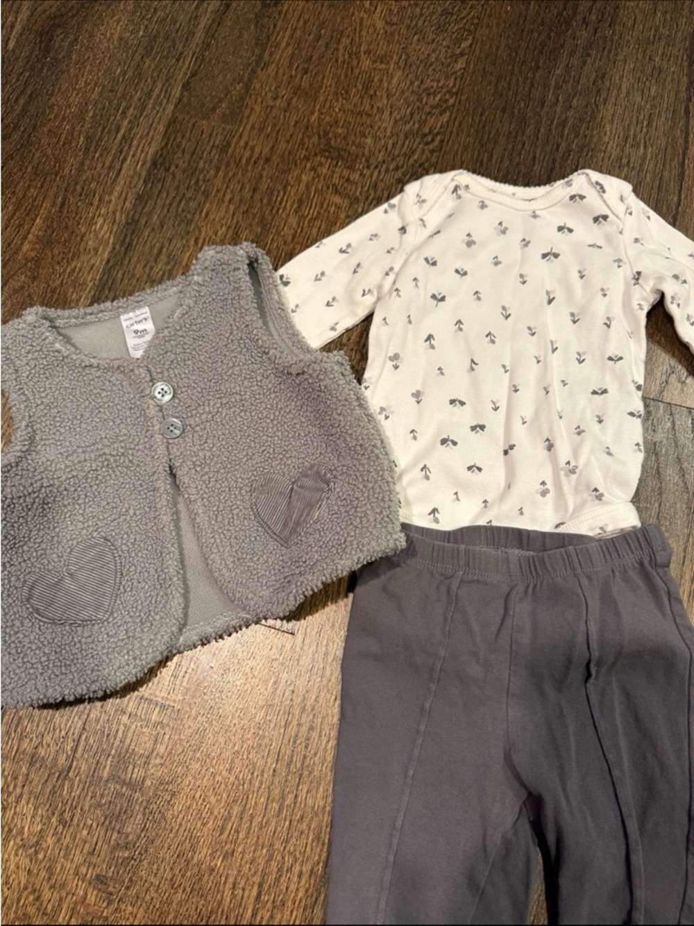 3 piece baby outfit bundle size 9 months
